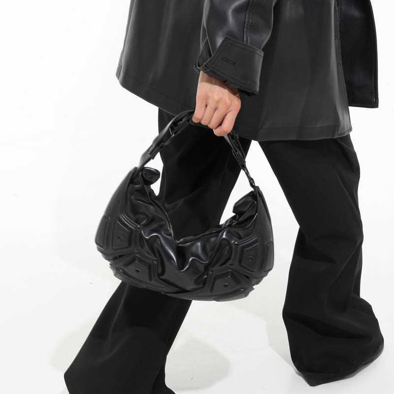 Dark Trendy Half Moon Shaped H - огляд і ціна Women Bags 2026 Trends